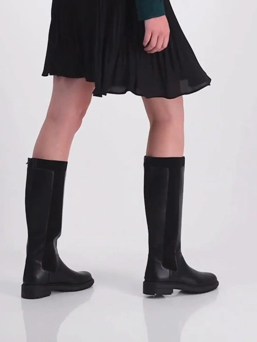 ON 34th sleek black